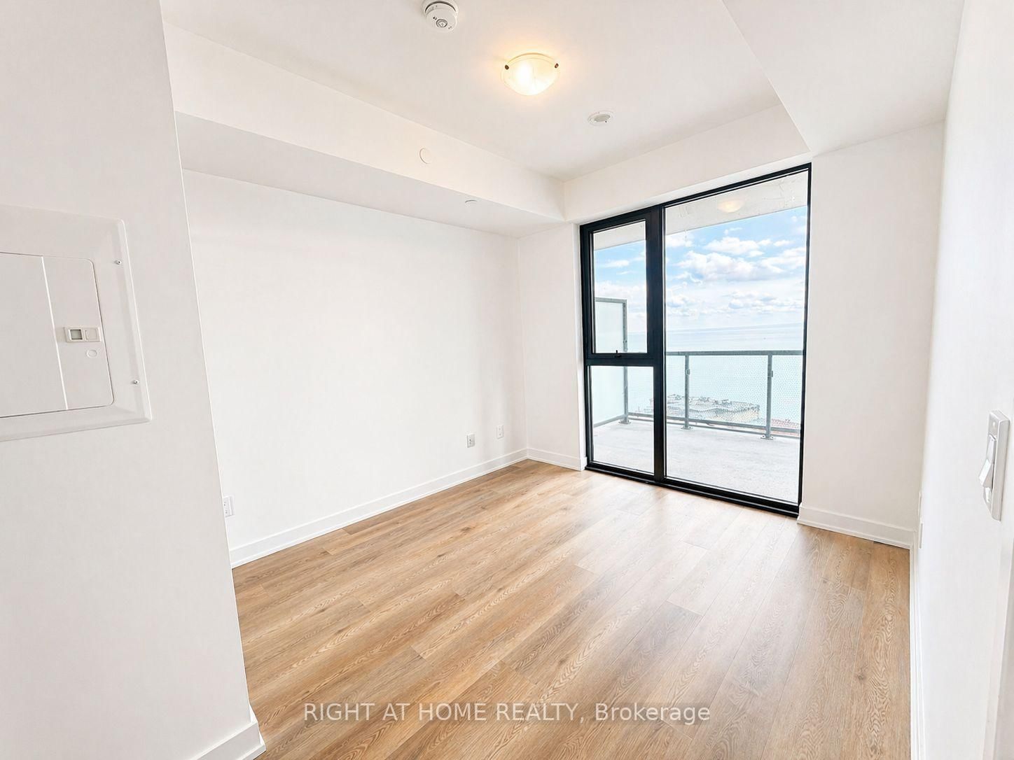 2075 Lakeshore Road, Unit 1107 - Photo 10