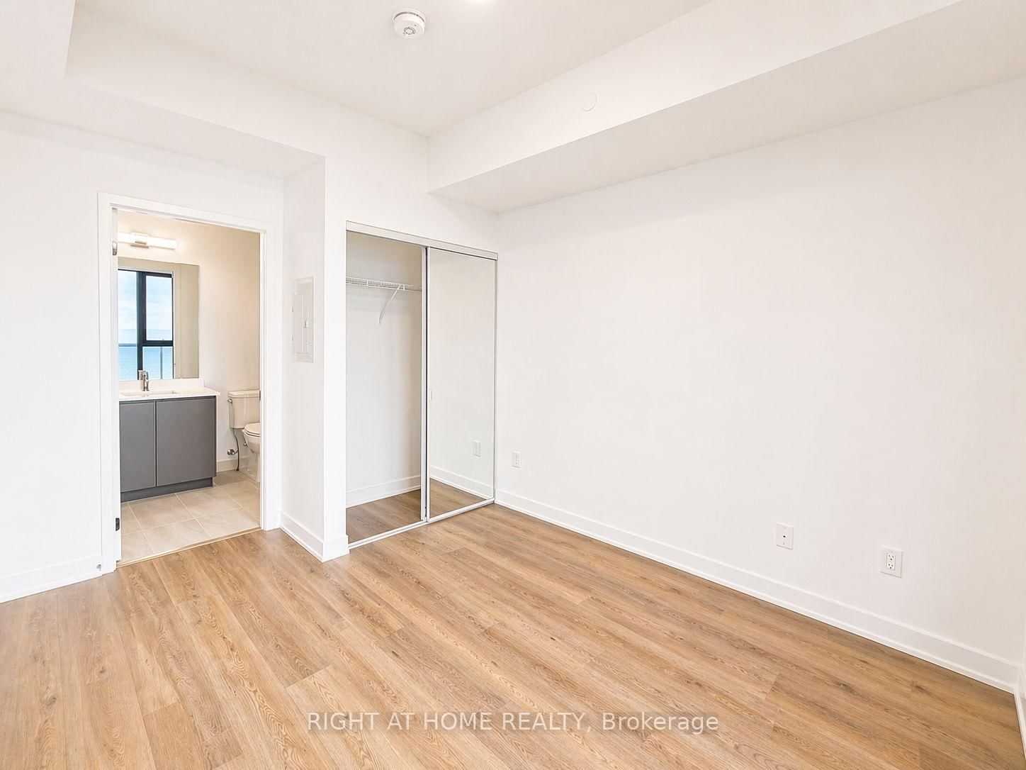 2075 Lakeshore Road, Unit 1107 - Photo 12