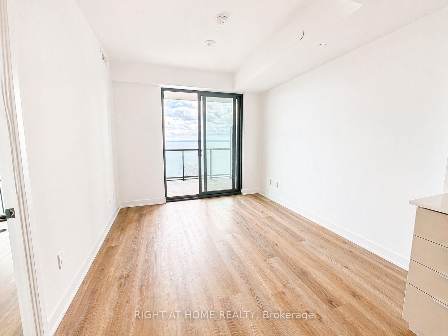 2075 Lakeshore Road, Unit 1107 - Photo 6