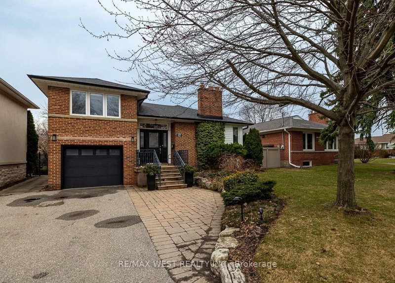17 Saybrook Ave, Toronto, M8Z 2V3 | Image 2