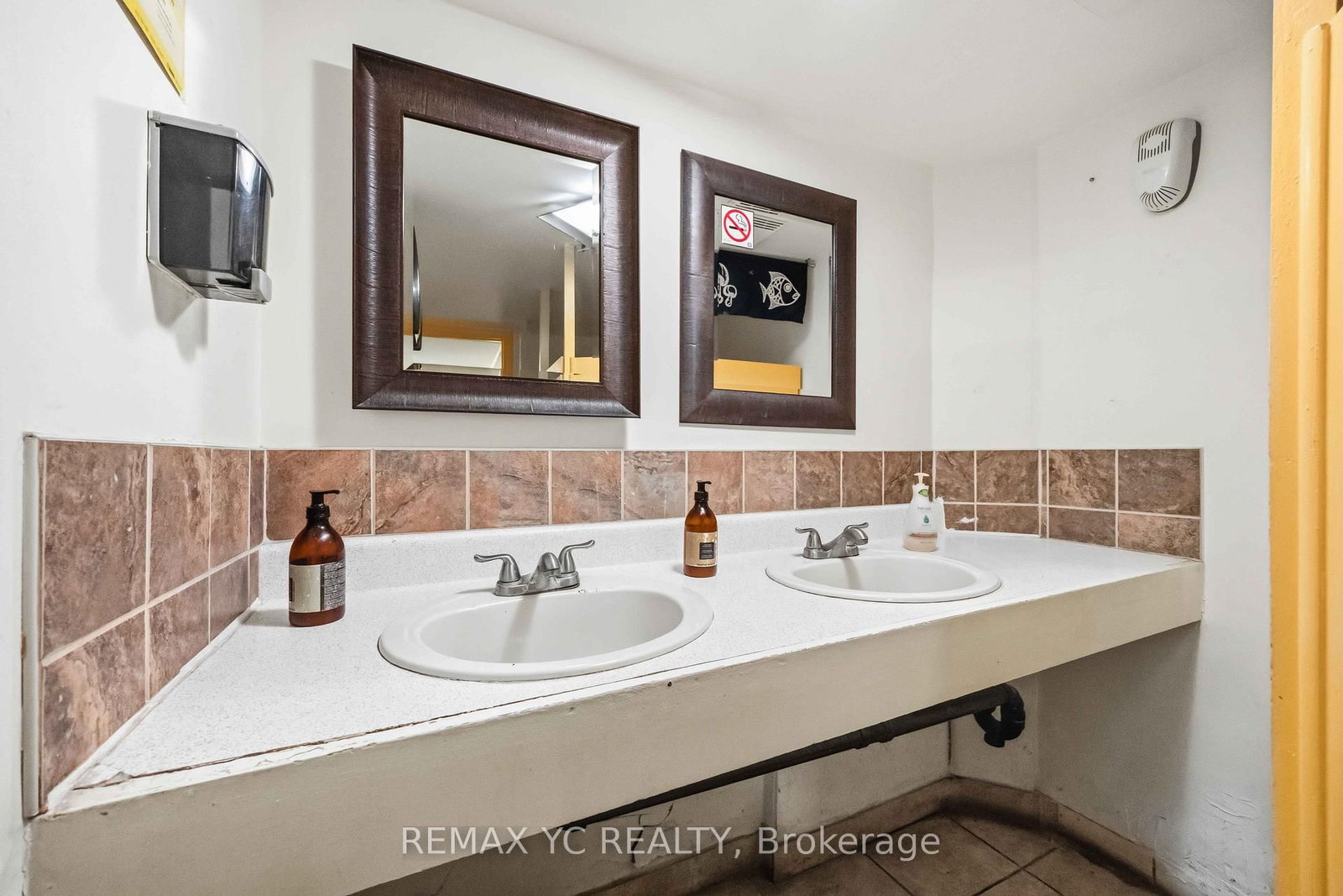 293 Roncesvalles Avenue - Photo 8