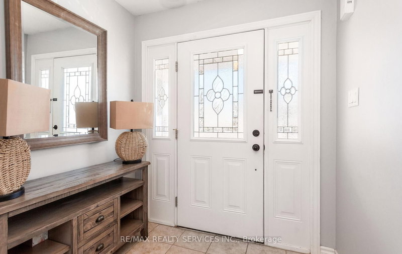 49 James Arnott Cres, Orangeville, L9W 0B5 | Image 3