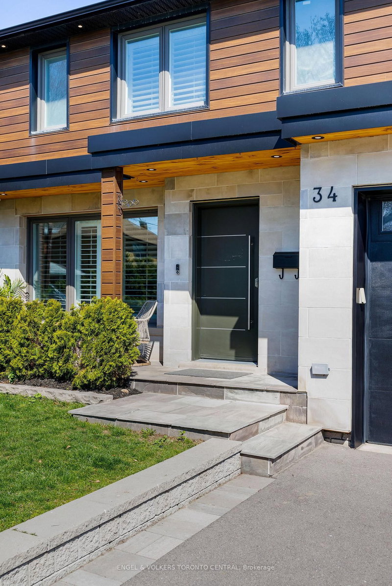 34 Rufford Rd, Toronto, M8W 4V6 | Image 2