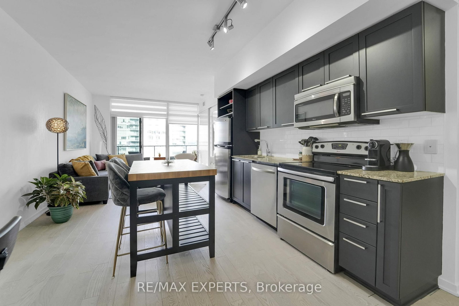 103 The Queensway, Unit 1915 - Photo 10