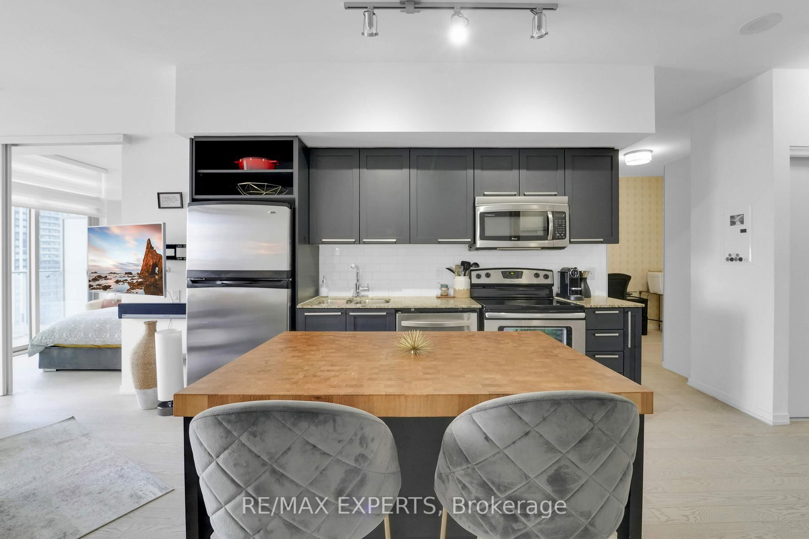 103 The Queensway, Unit 1915 - Photo 11