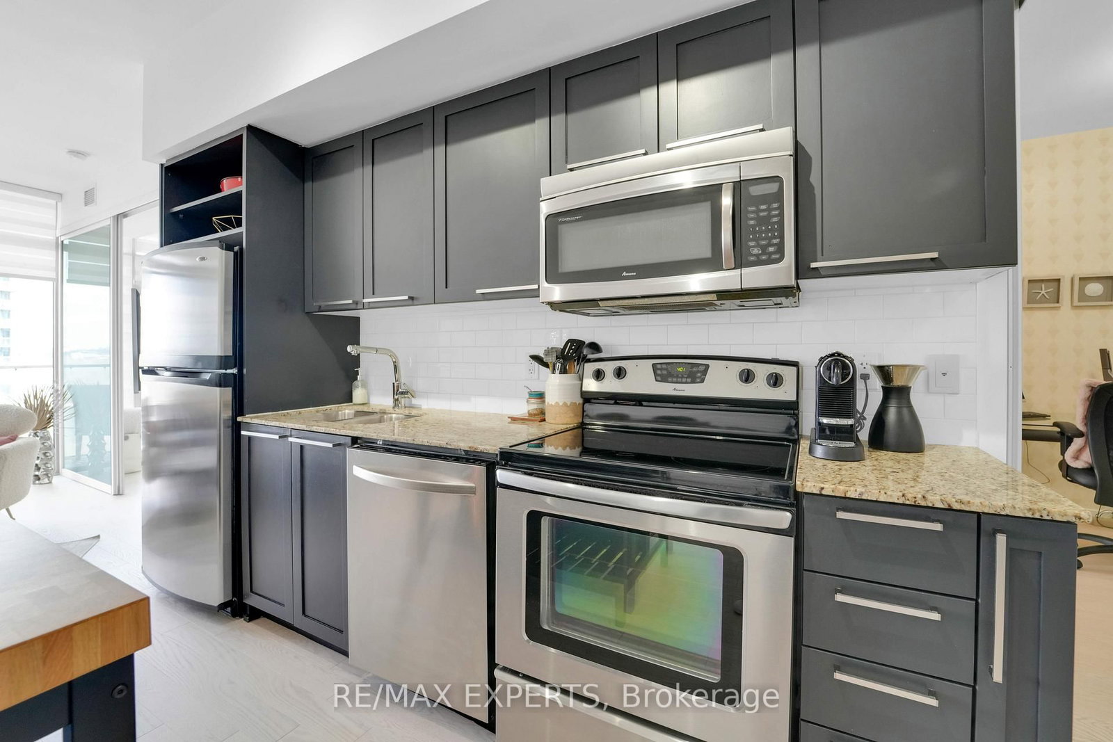 103 The Queensway, Unit 1915 - Photo 13