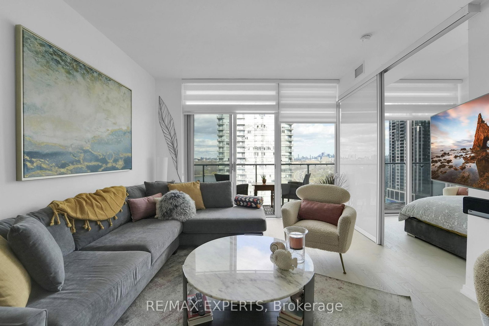 103 The Queensway, Unit 1915 - Photo 15