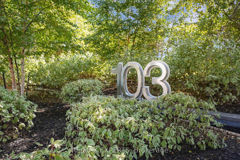 1915 - 103 The Queensway, Toronto, M6S 5B5 | Image 2