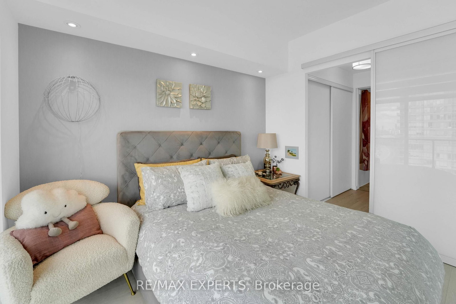 103 The Queensway, Unit 1915 - Photo 25