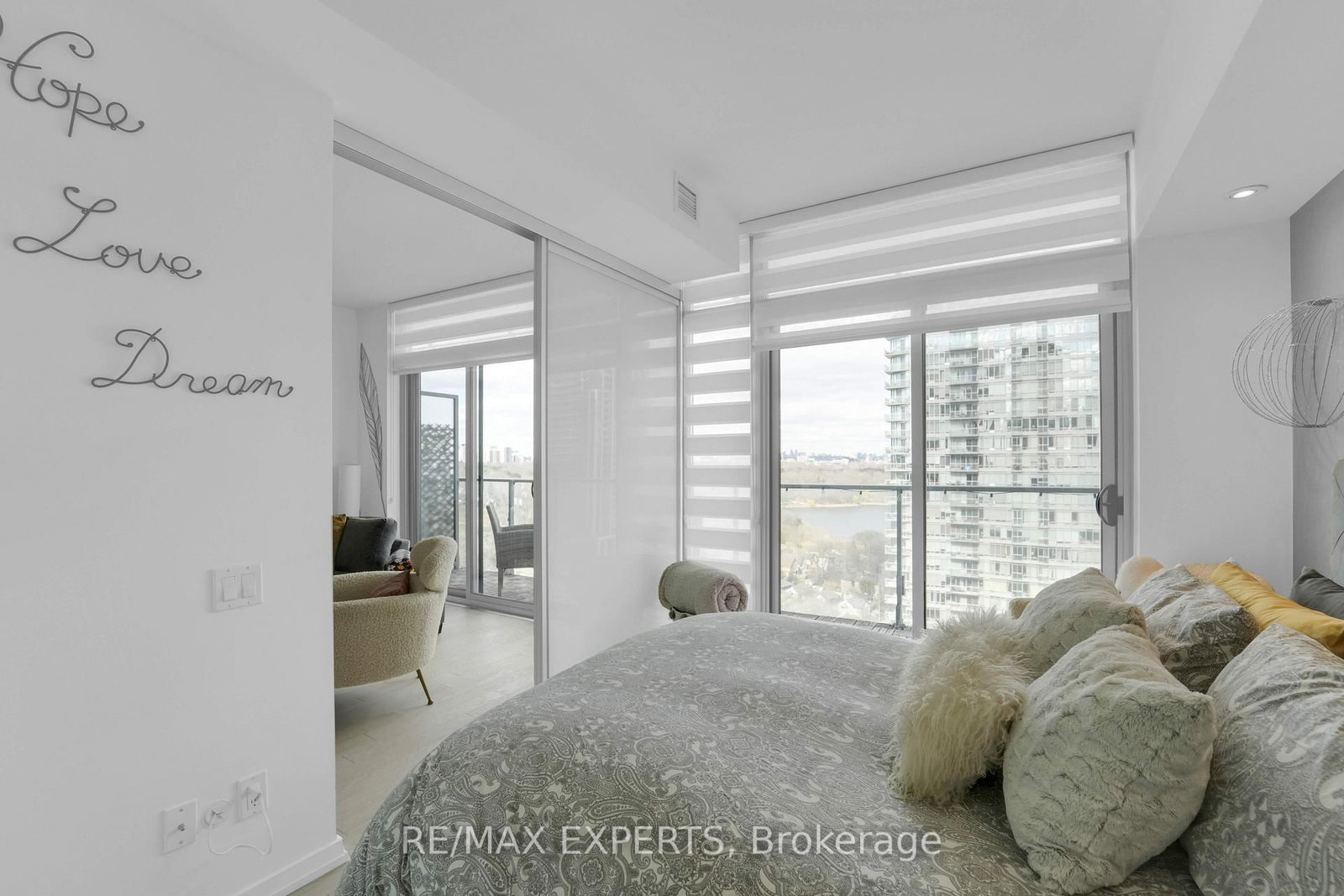 103 The Queensway, Unit 1915 - Photo 27