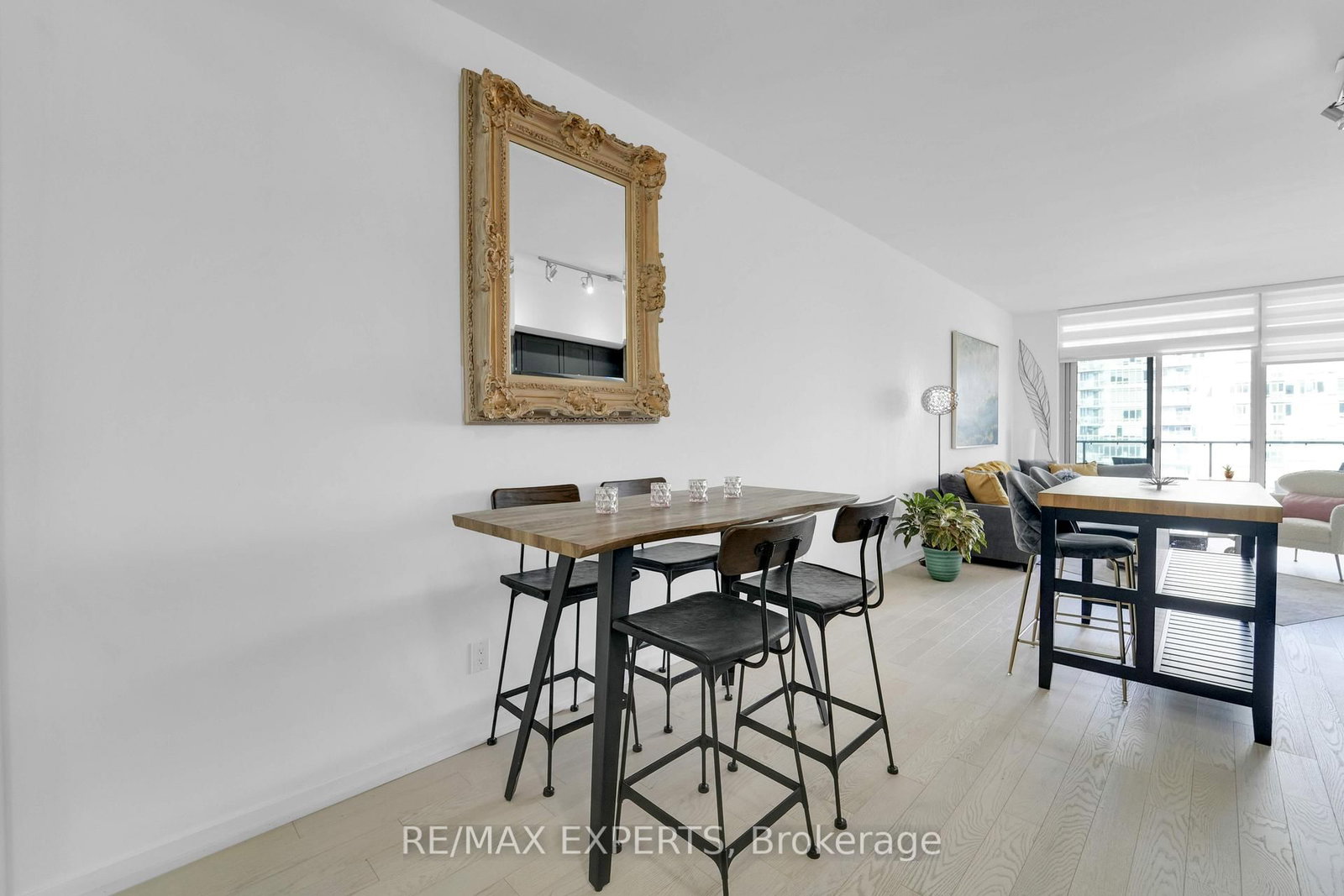 103 The Queensway, Unit 1915 - Photo 8