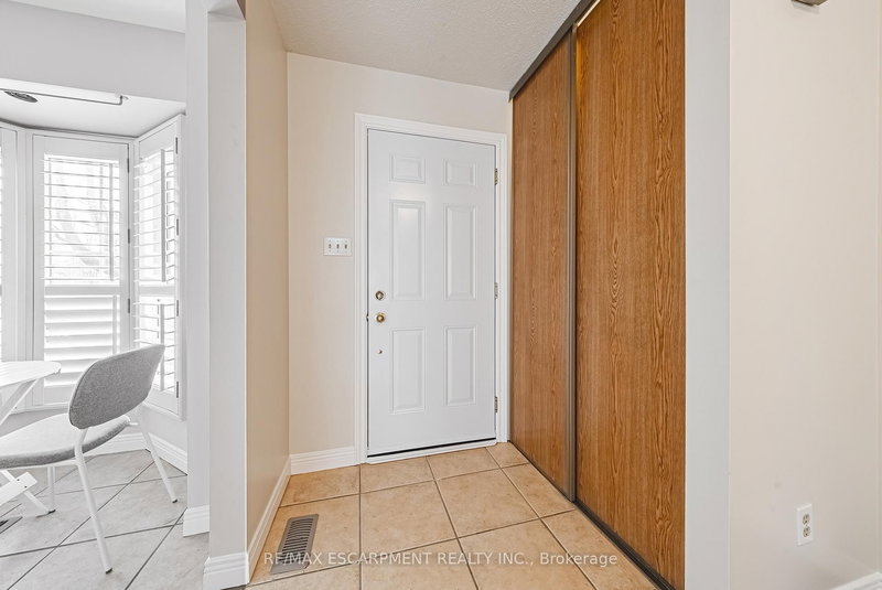 11 - 1275 Maple Crossing Blvd, Burlington, L7S 2E8 | Image 3