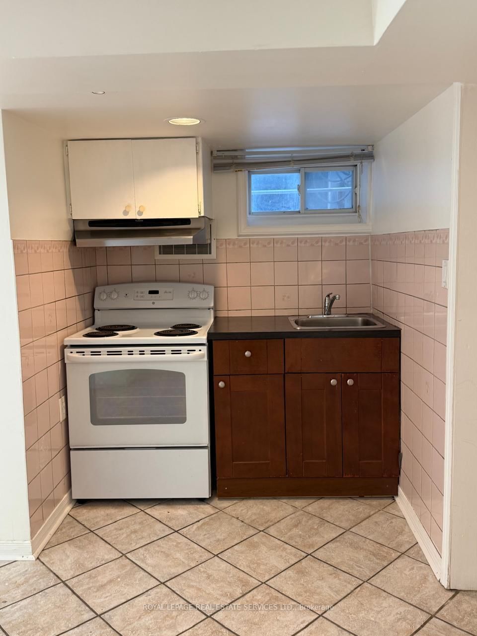 37 Gillespie Avenue, Unit Basement - Photo 8