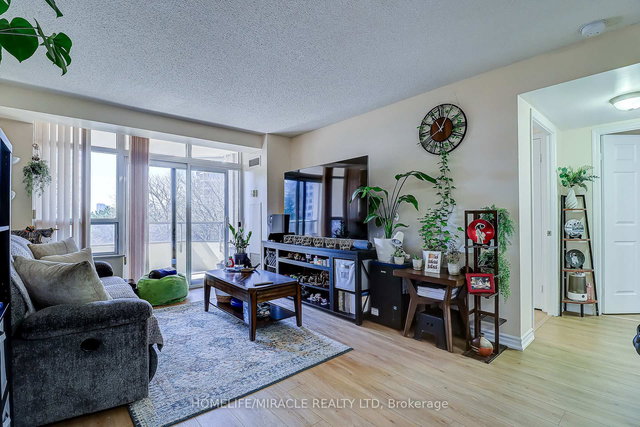 403 - 35 Kingsbridge Garden Circle