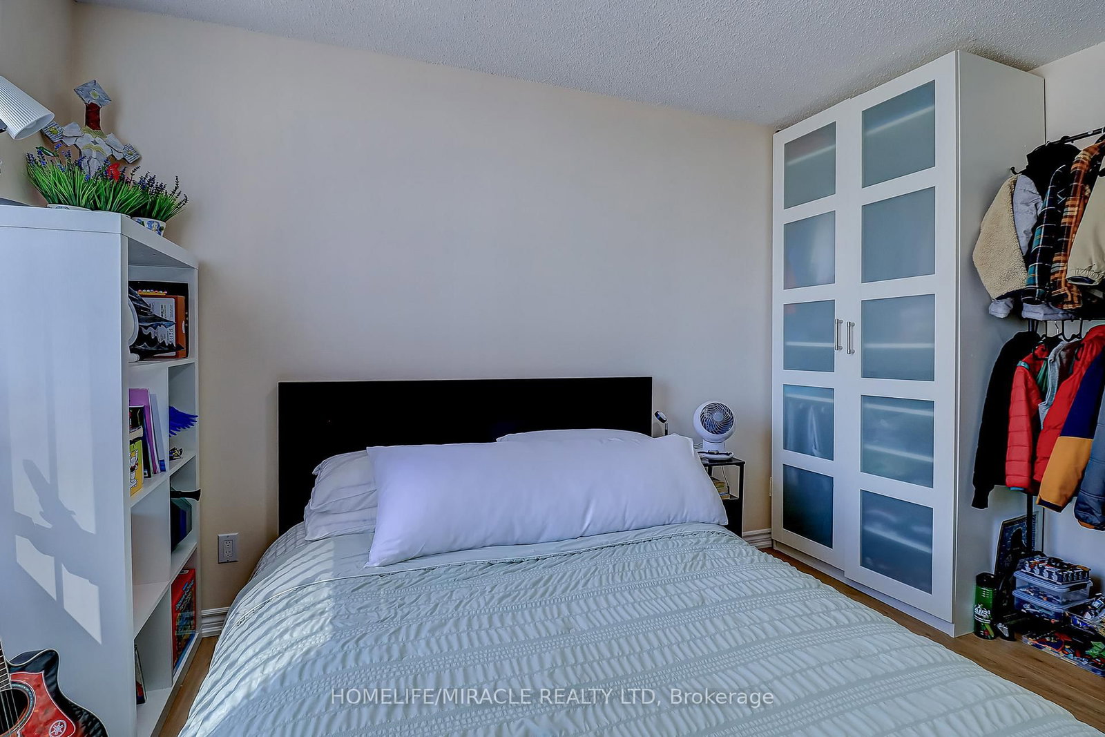 35 Kingsbridge Garden Circle, Unit 403 - Photo 17