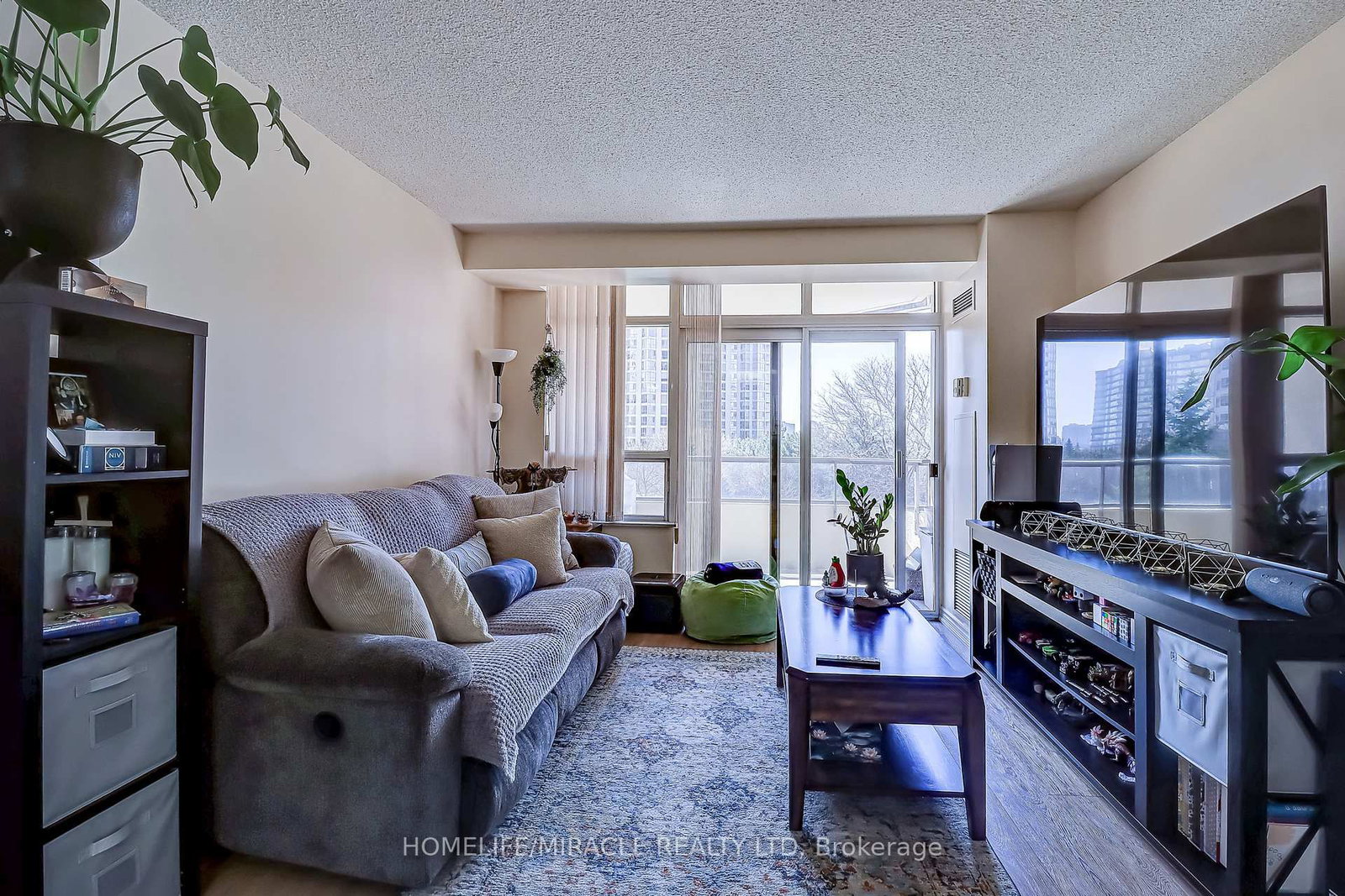 35 Kingsbridge Garden Circle, Unit 403 - Photo 2