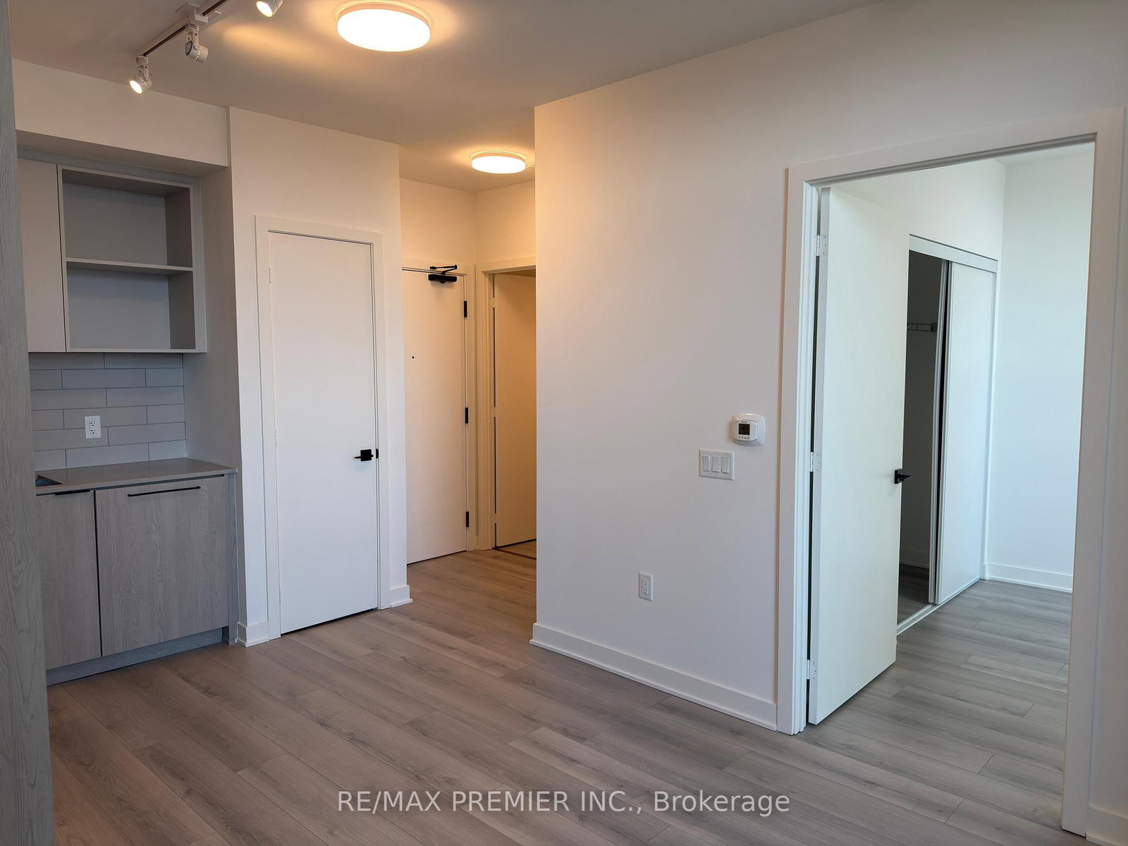 1185 Dupont Street, Unit 803 - Photo 4