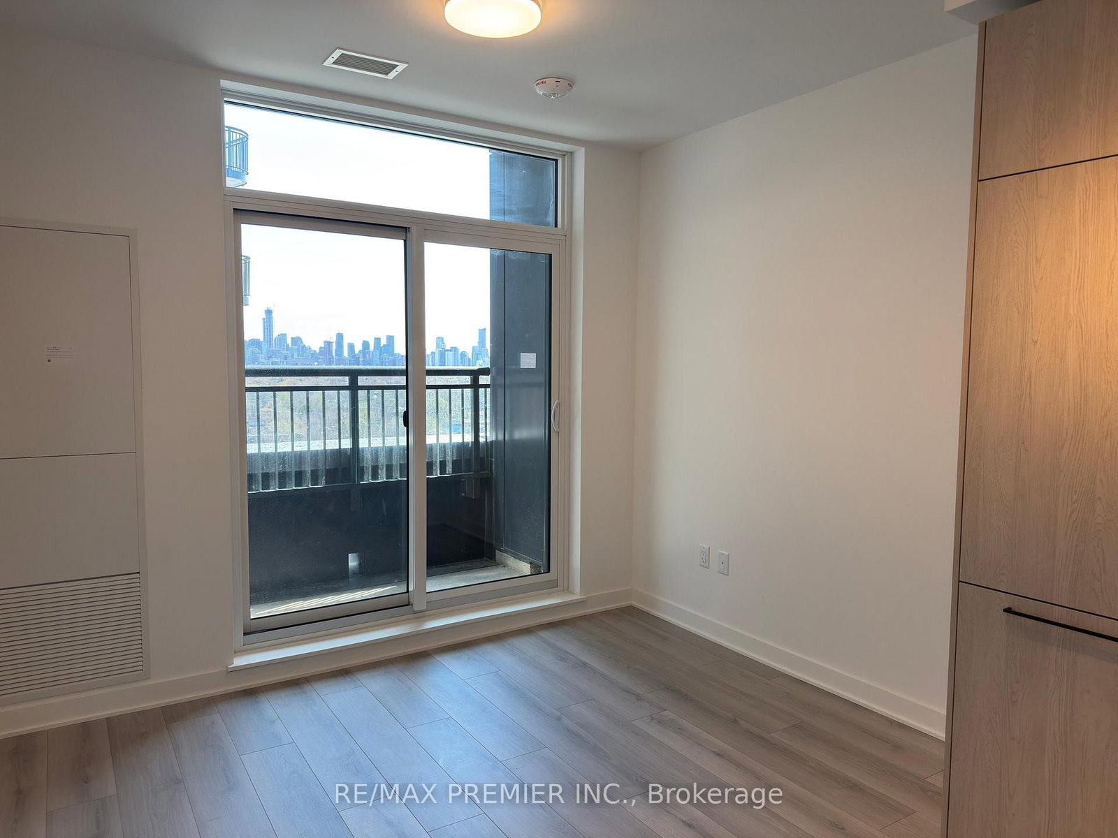 1185 Dupont Street, Unit 803 - Photo 8