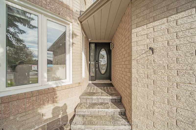 27 Beaverhall Rd, Brampton, L6X 4L3 | Image 3