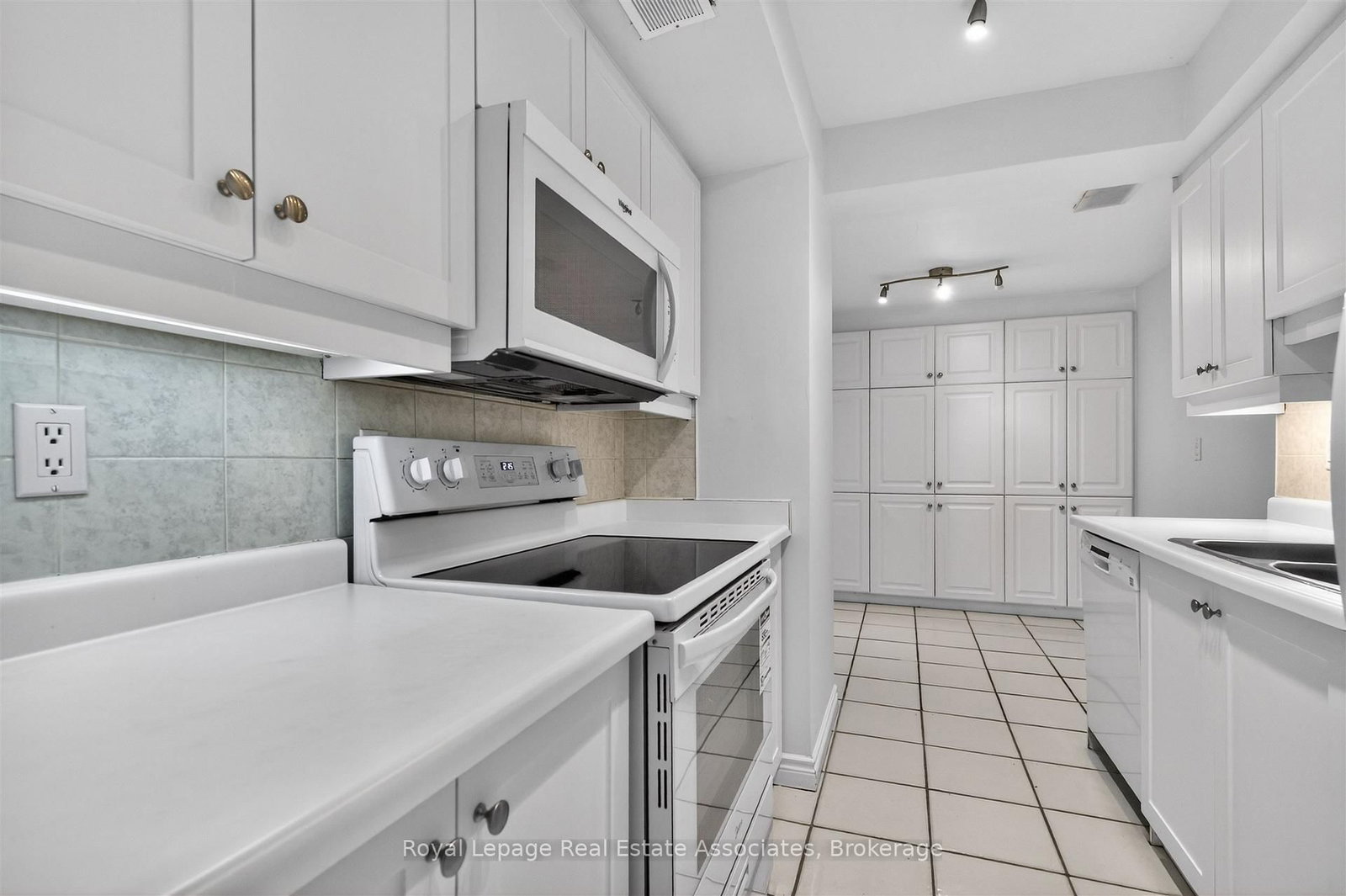 1333 Bloor Street, Unit PH15 - Photo 21