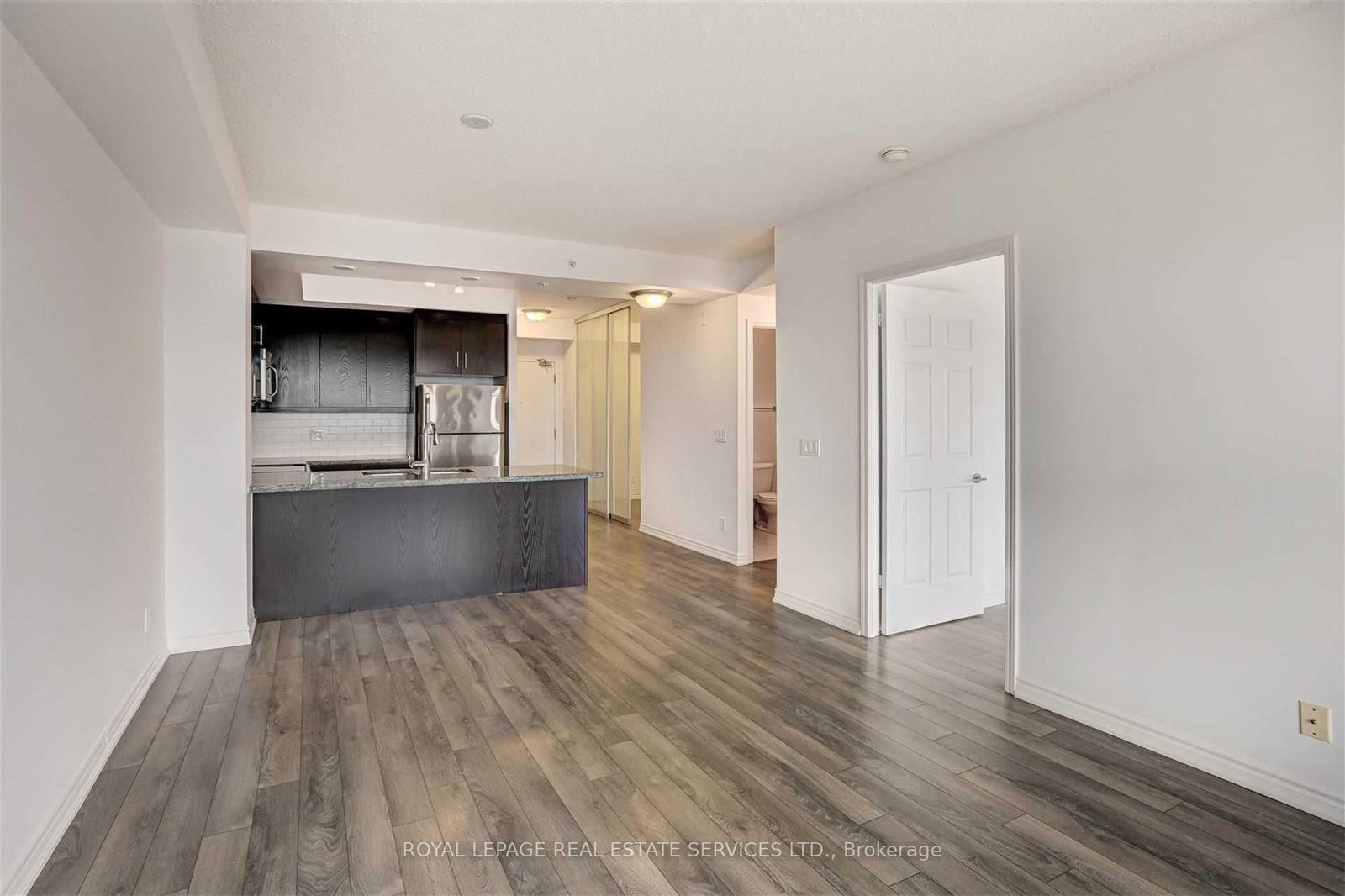 15 James Finlay Way, Unit 832 - Photo 11