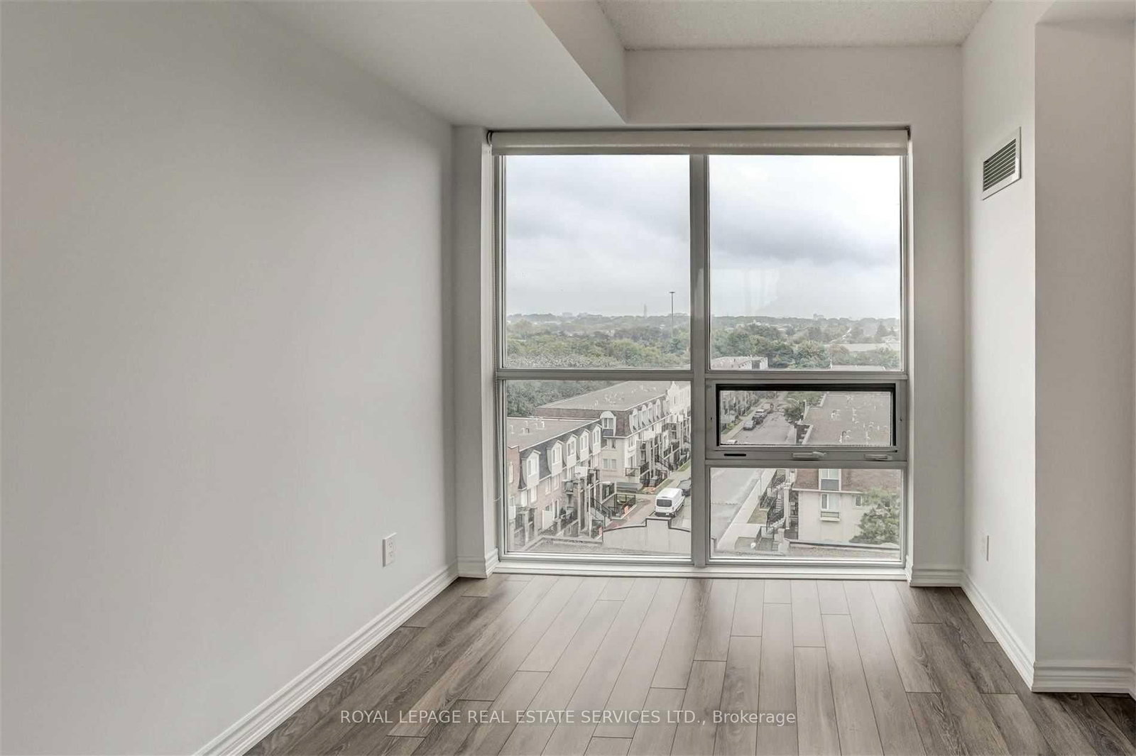 15 James Finlay Way, Unit 832 - Photo 13