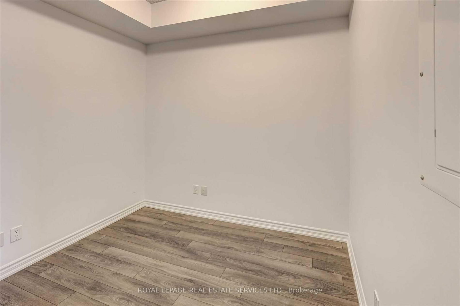 15 James Finlay Way, Unit 832 - Photo 20