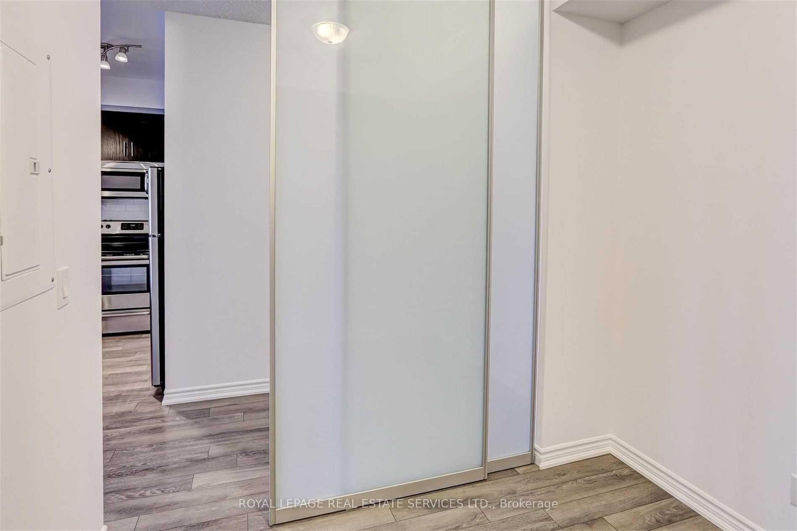 15 James Finlay Way, Unit 832 - Photo 21