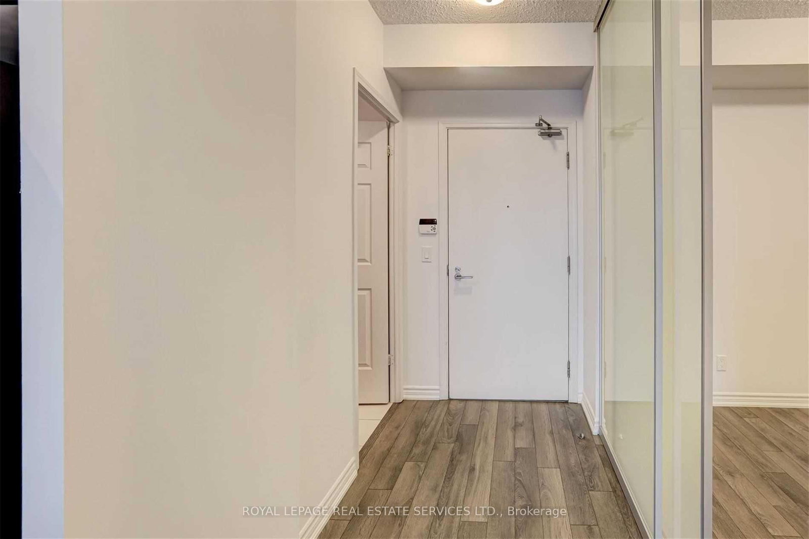 15 James Finlay Way, Unit 832 - Photo 23