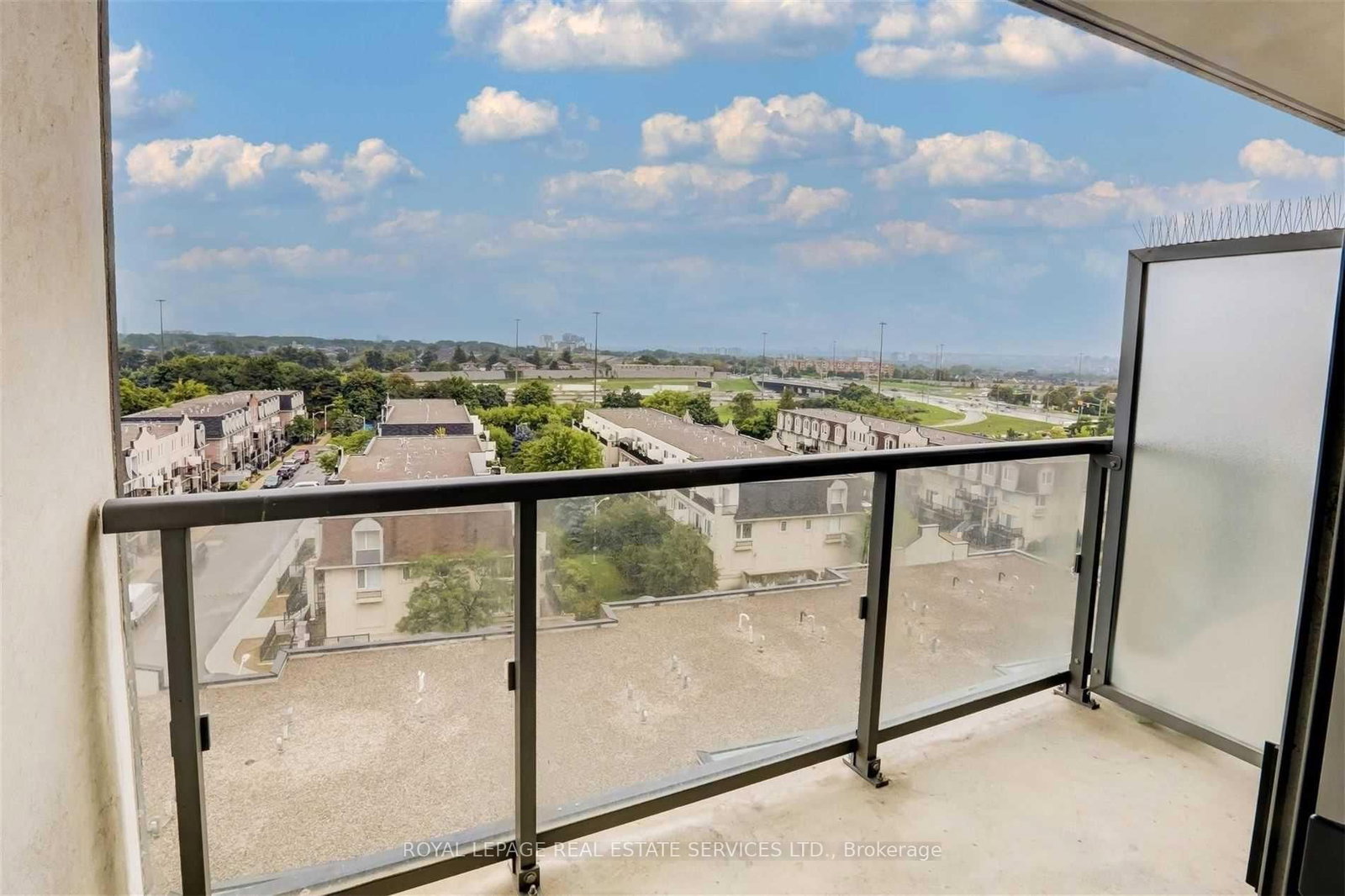 15 James Finlay Way, Unit 832 - Photo 24