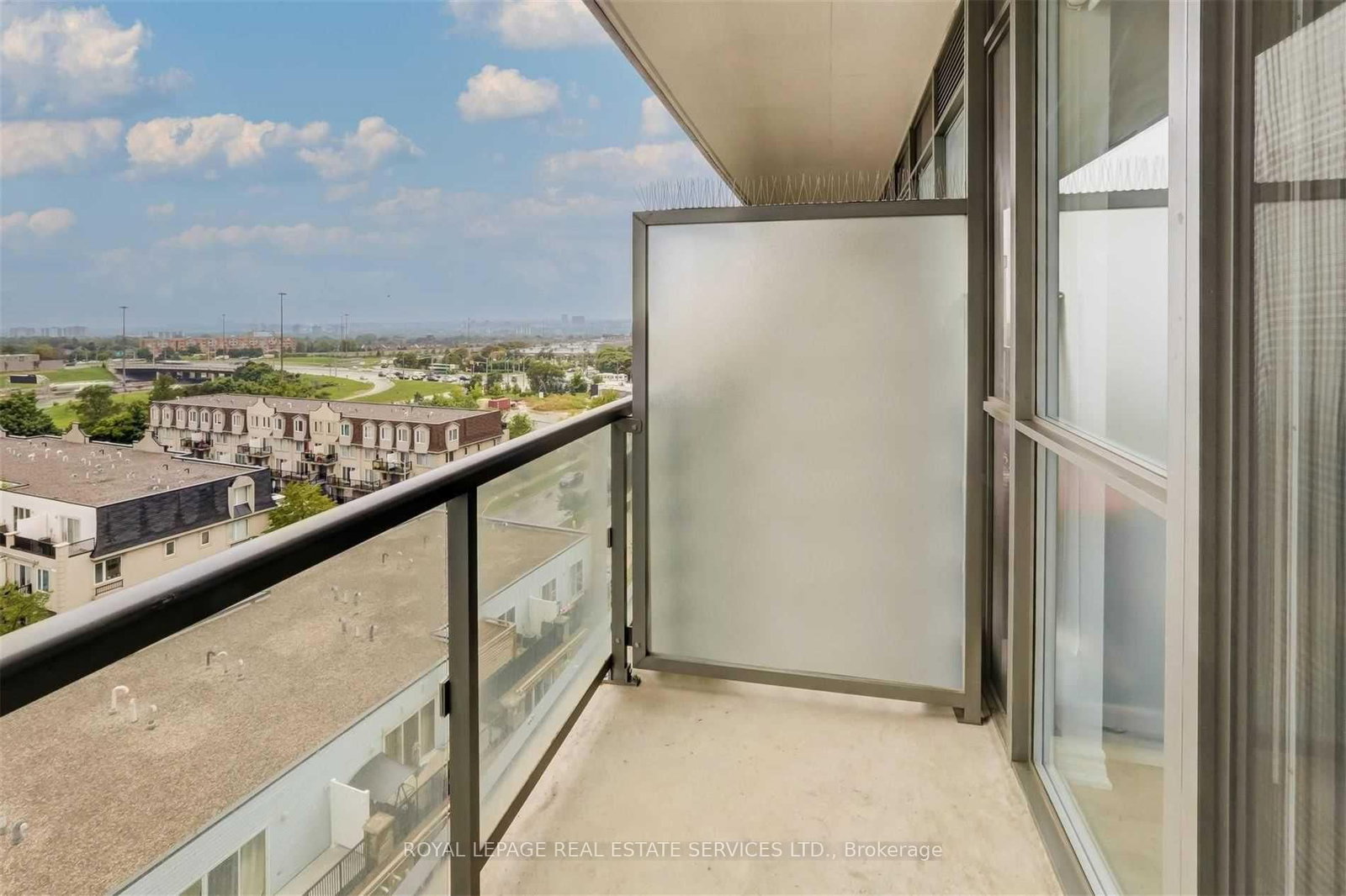 15 James Finlay Way, Unit 832 - Photo 25