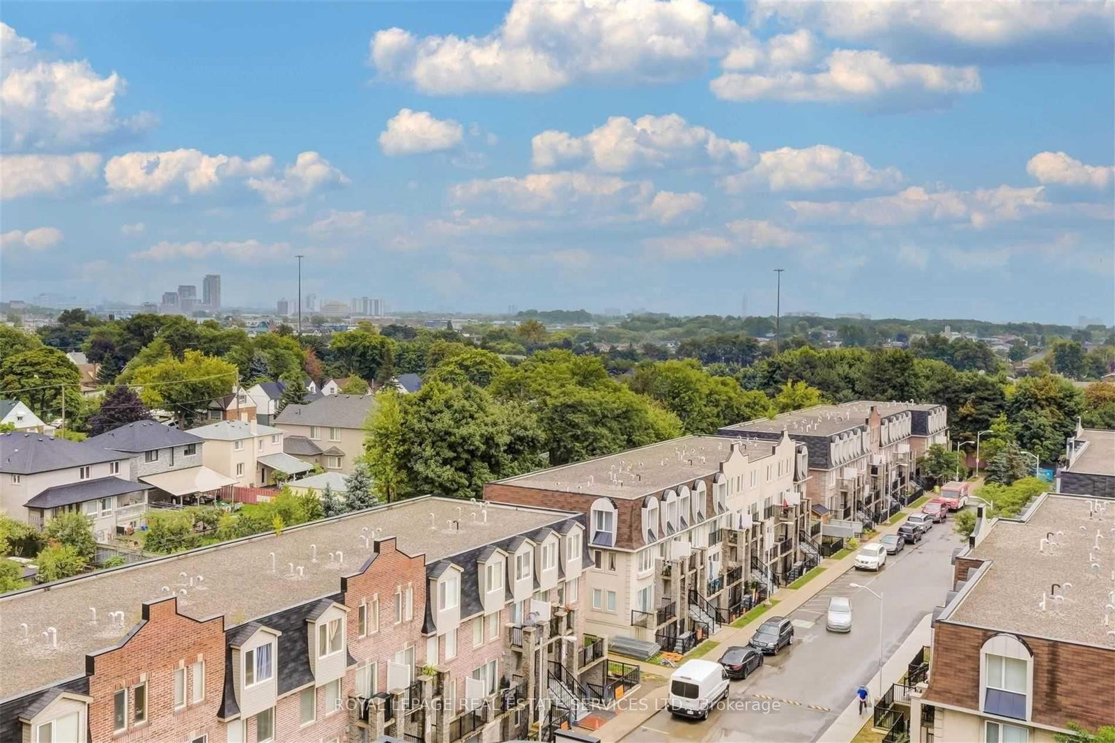 15 James Finlay Way, Unit 832 - Photo 27