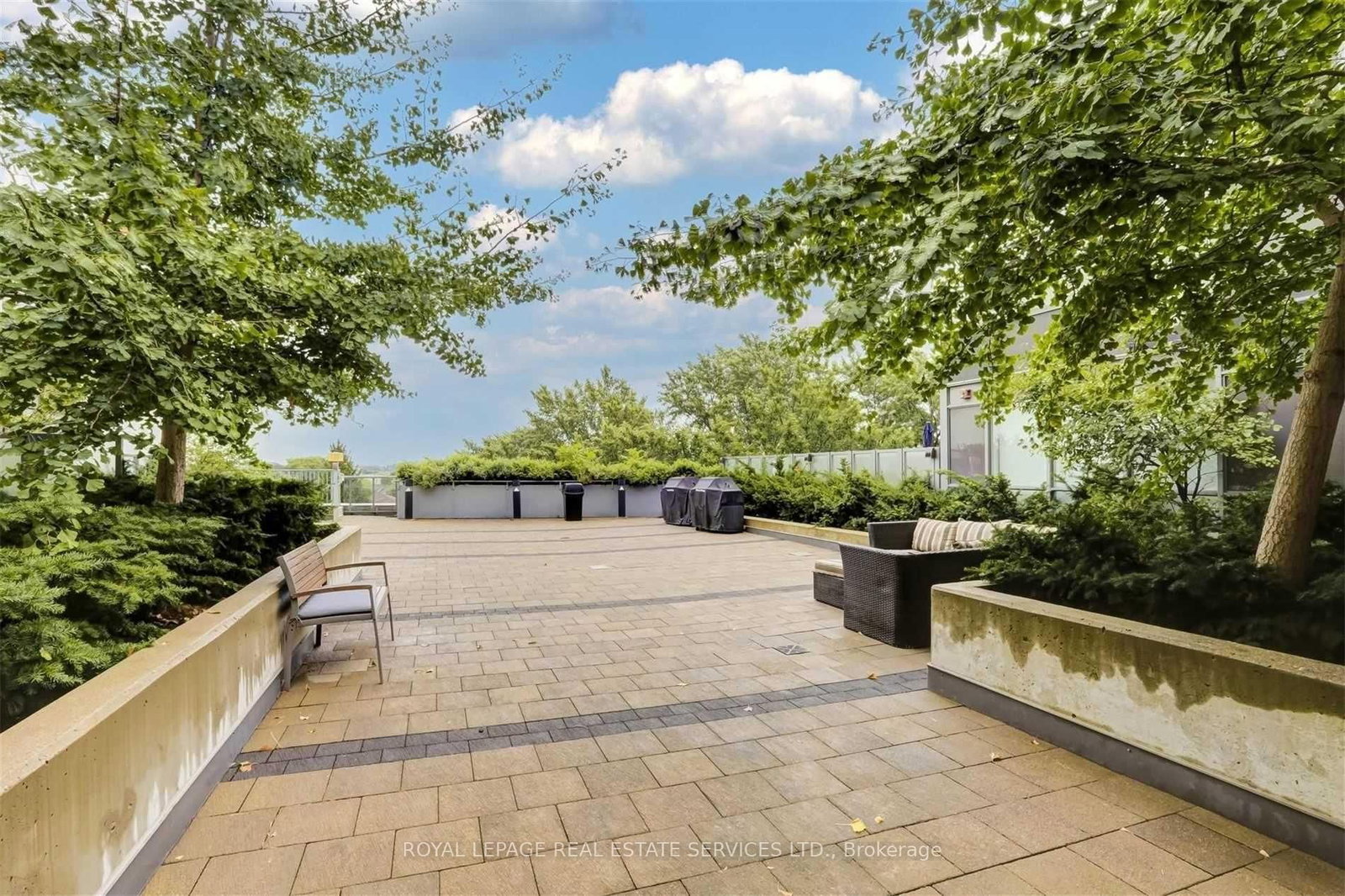 15 James Finlay Way, Unit 832 - Photo 33