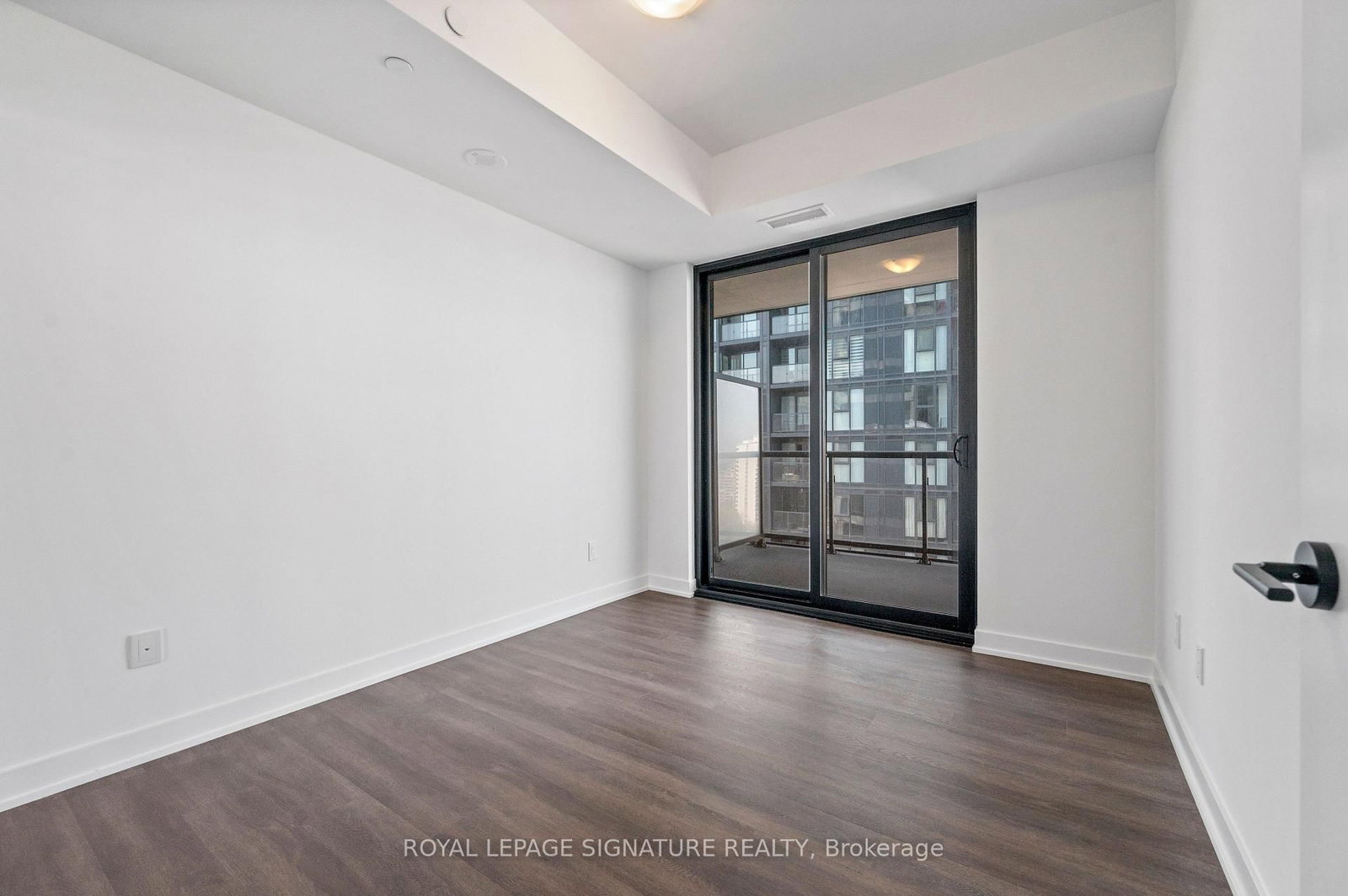 2075 Lakeshore Road, Unit 1104 - Photo 14