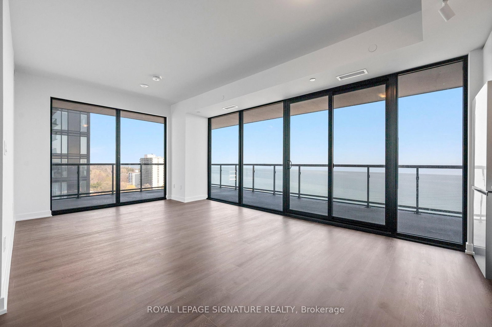 2075 Lakeshore Road, Unit 1104 - Photo 3