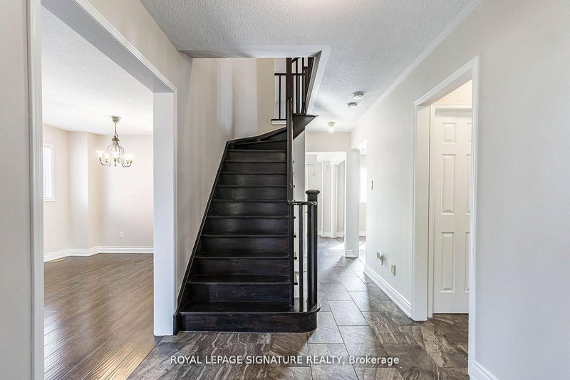 37 Richwood Cres, Brampton, L6X 4K8 | Image 3