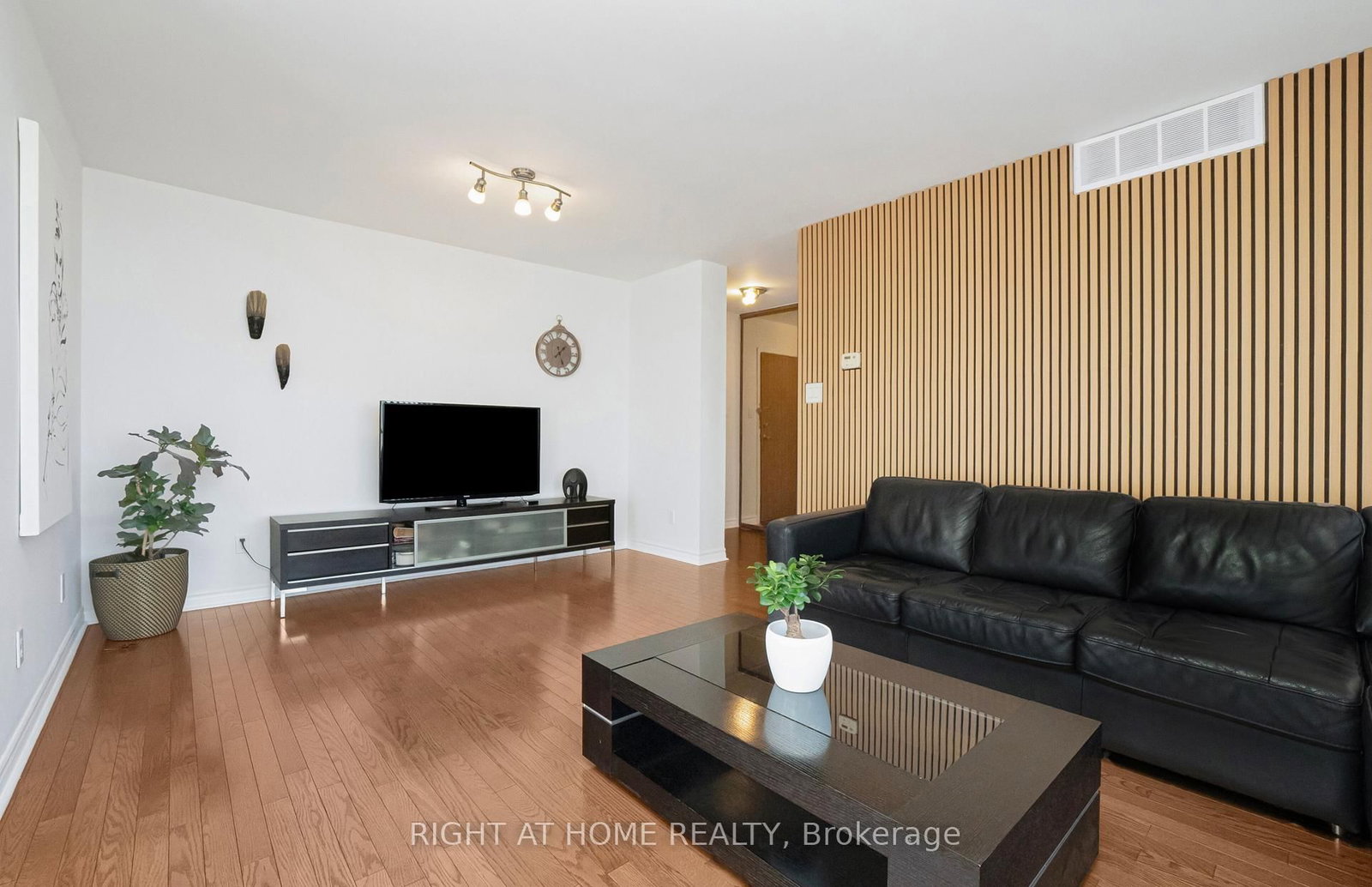 1360 Rathburn Road E, Unit 1507 - Photo 10