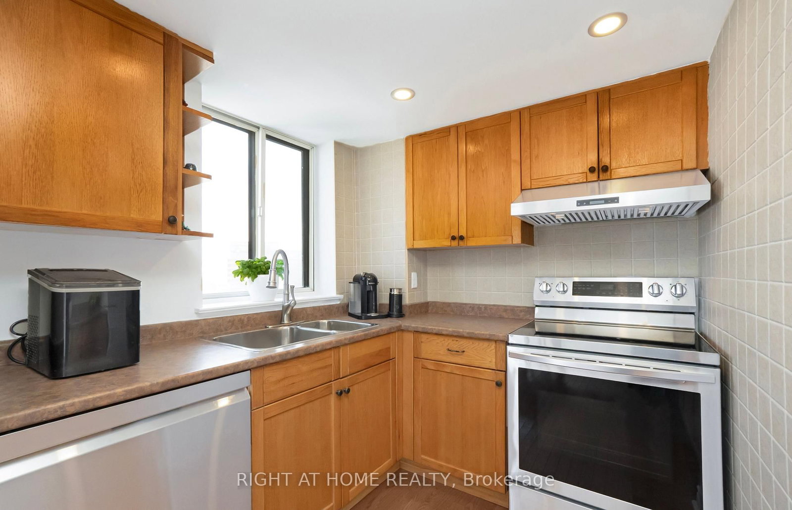 1360 Rathburn Road E, Unit 1507 - Photo 21