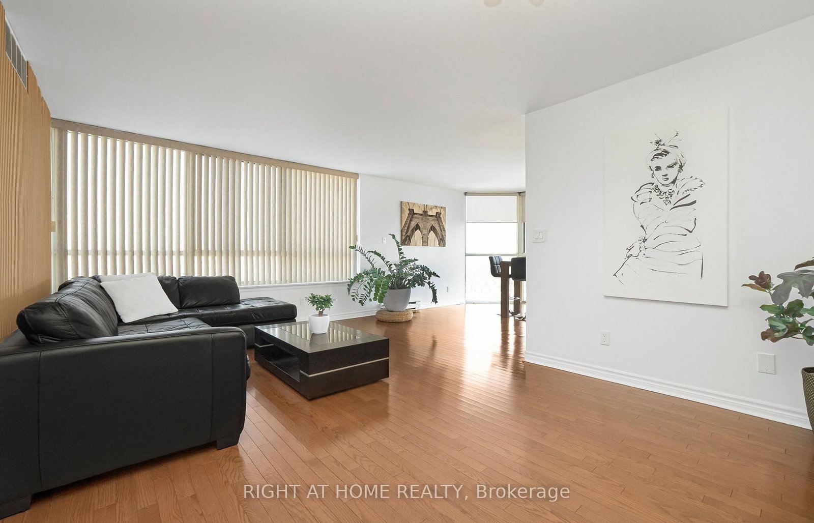 1360 Rathburn Road E, Unit 1507 - Photo 9