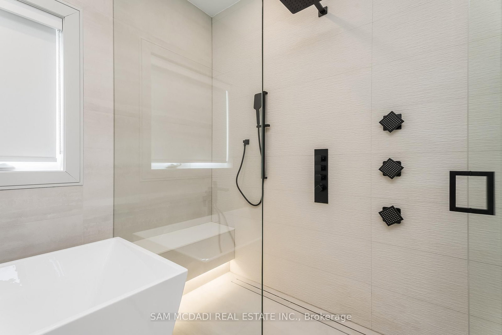 1019 Strathy Avenue - Photo 20