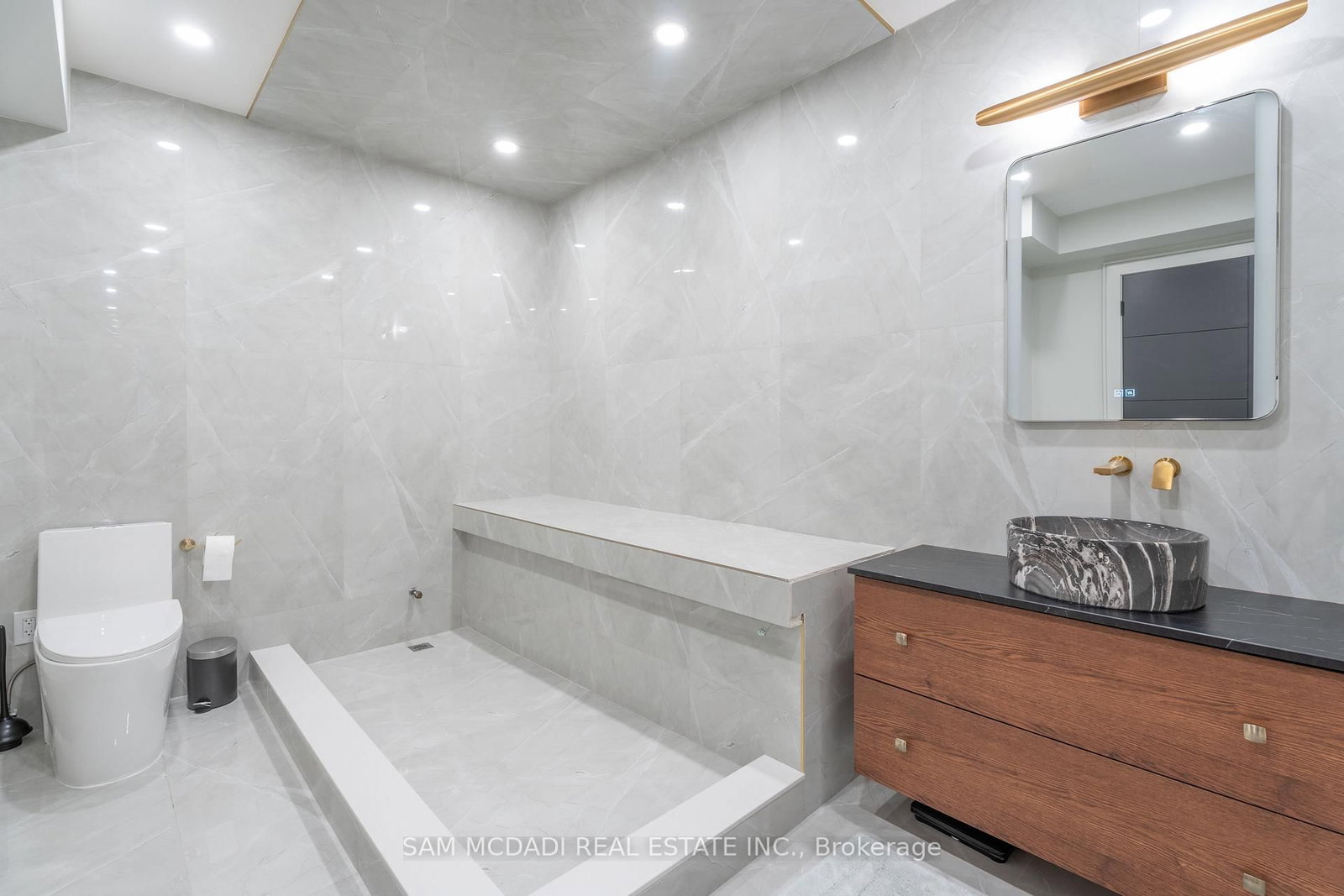 1019 Strathy Avenue - Photo 37