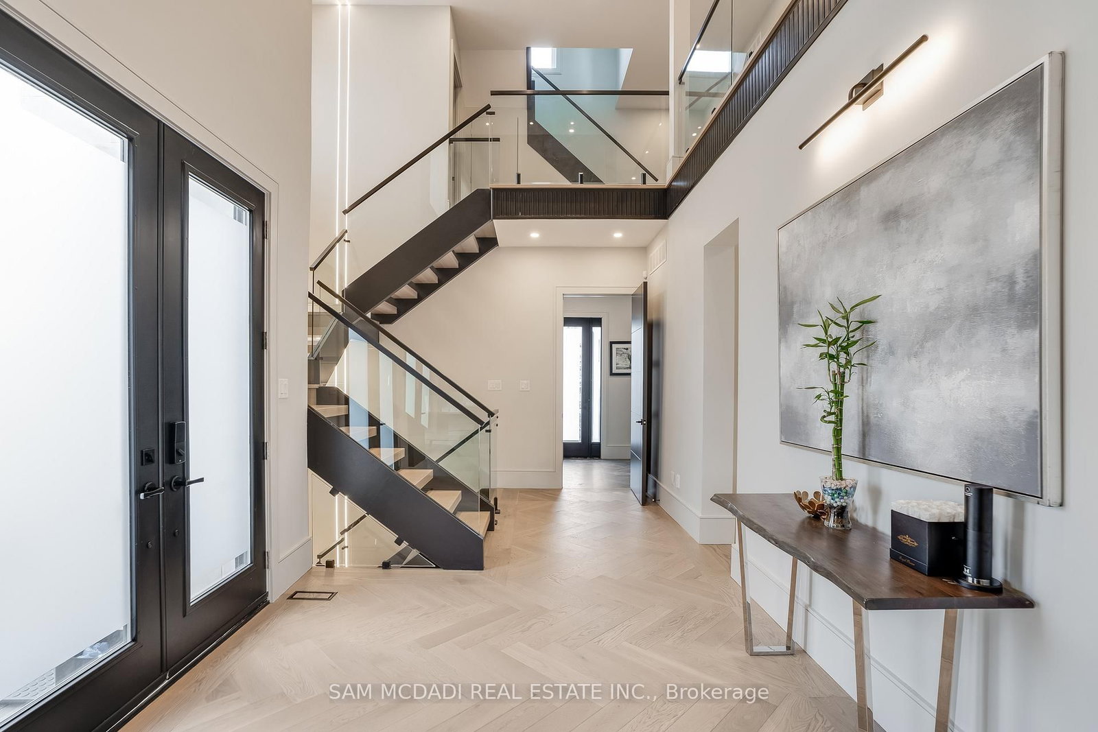 1019 Strathy Avenue - Photo 4