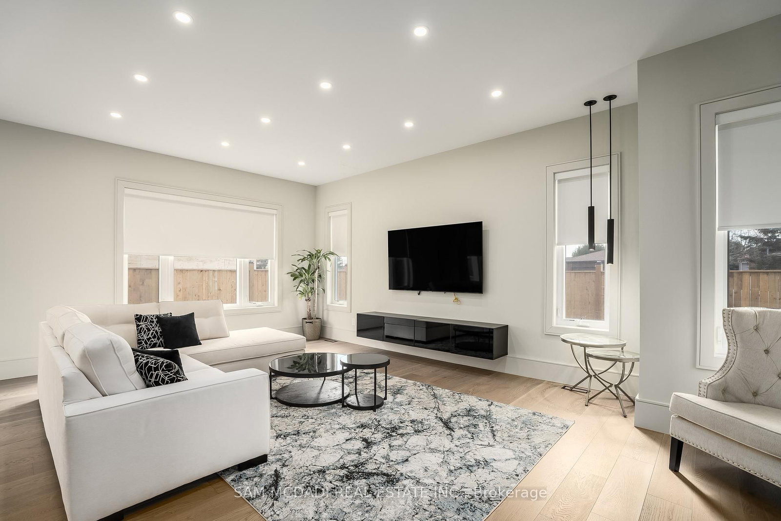 1019 Strathy Avenue - Photo 7