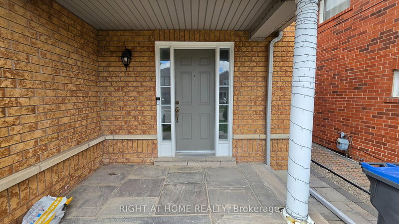 15 Tanglemere Cres, Brampton, L7A 1R7 | Image 2