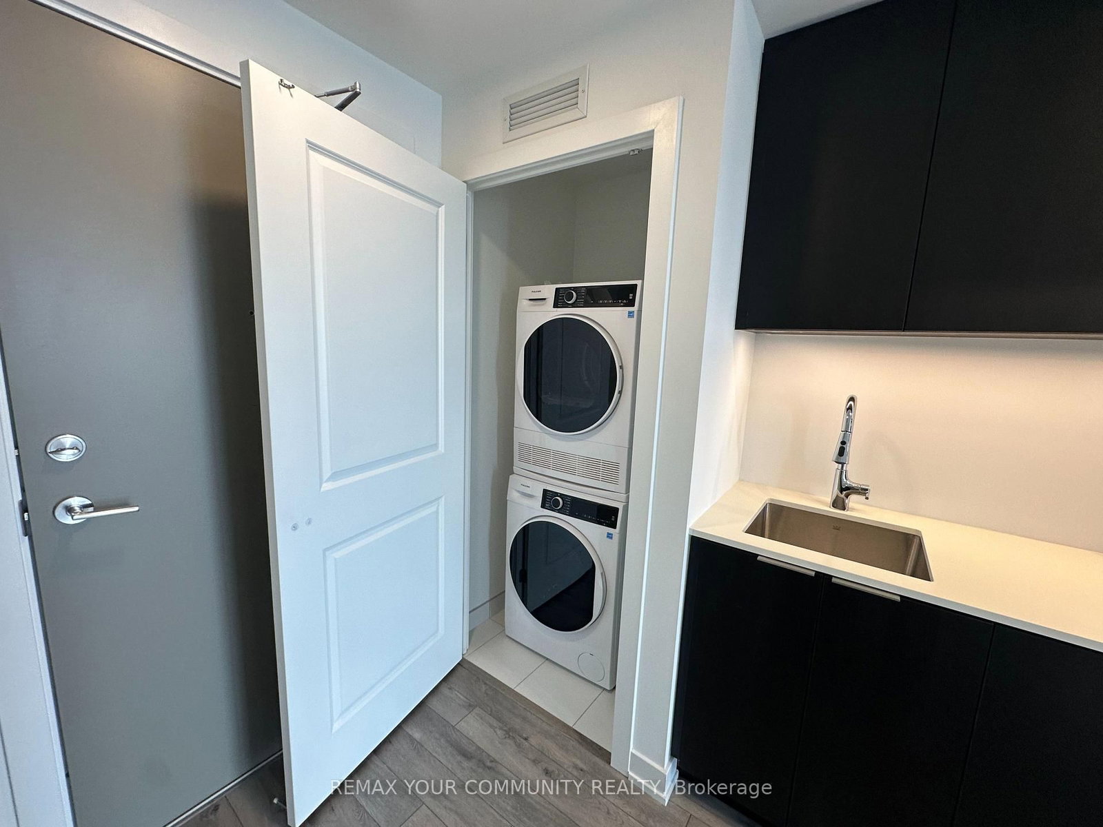 15 Skyridge Drive, Unit 1418 - Photo 9