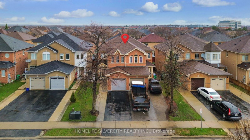 35 Velvet Grass Lane, Brampton, L6R 1X8 | Image 2
