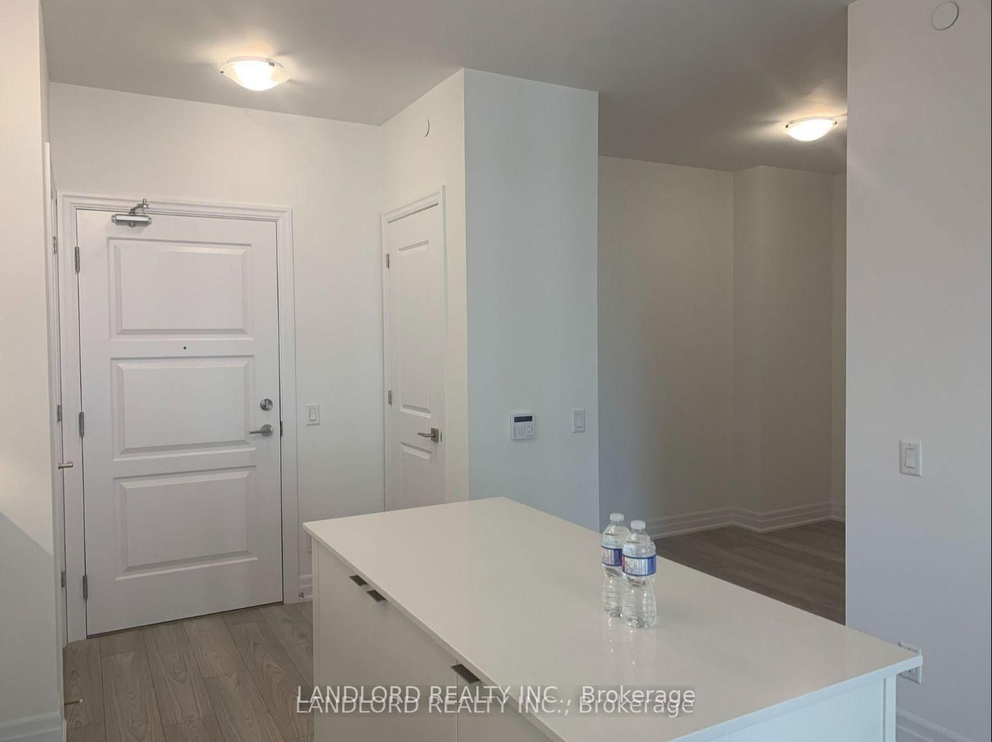 36 Elm Drive W, Unit 703 - Photo 4