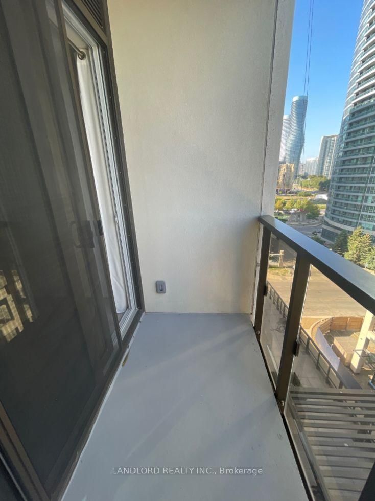 36 Elm Drive W, Unit 703 - Photo 8