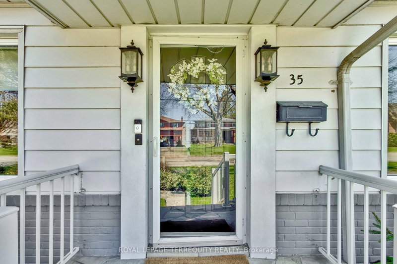 35 Jopling Ave N, Toronto, M9B 4E9 | Image 2
