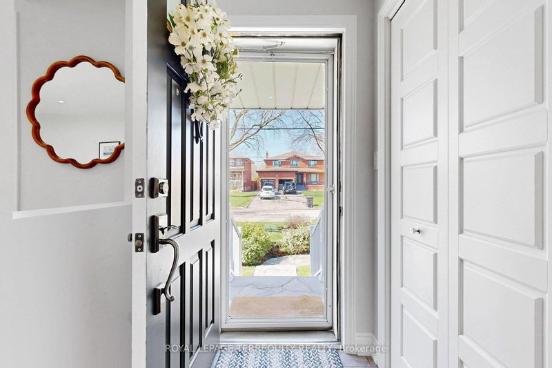 35 Jopling Ave N, Toronto, M9B 4E9 | Image 3